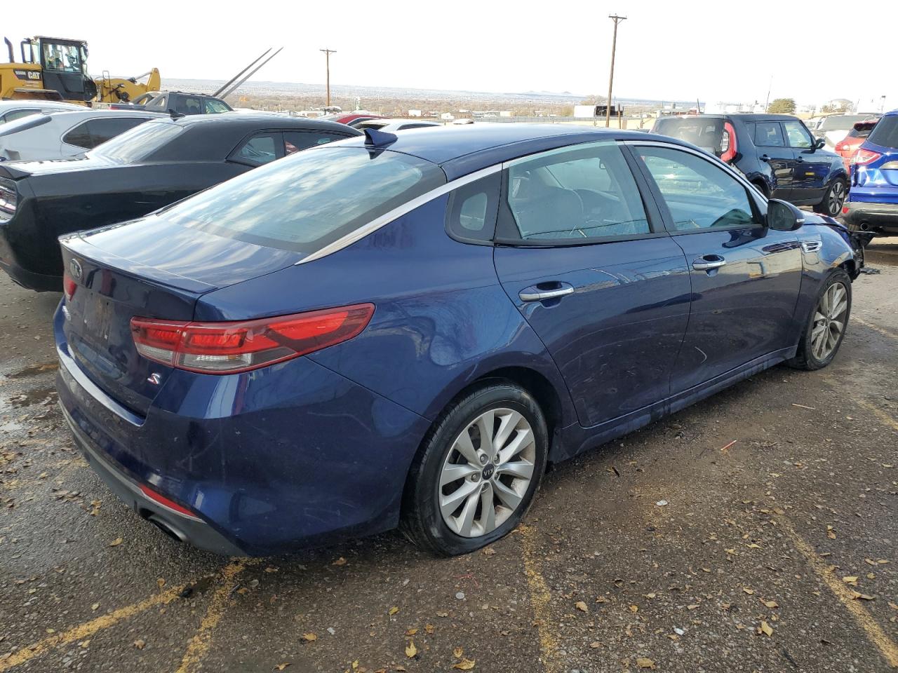 2018 Kia Optima Lx vin: 5XXGT4L34JG242423