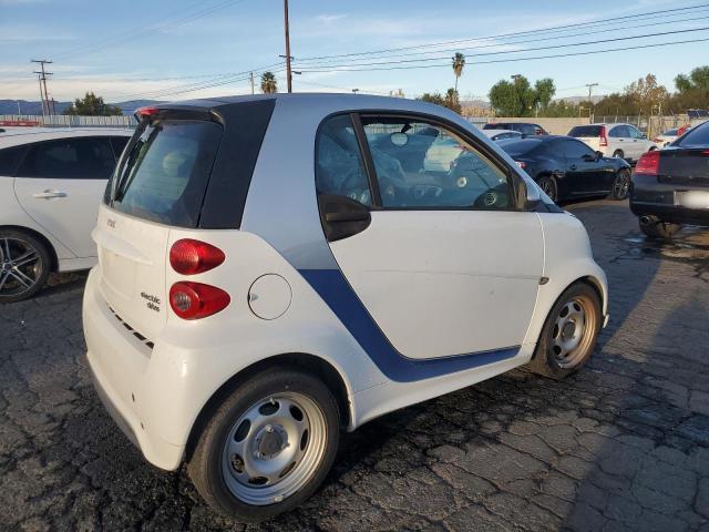 VIN WMEEJ9AAXFK838887 2015 Smart Fortwo no.3