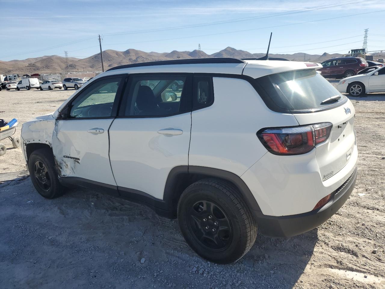 2018 Jeep Compass Sport vin: 3C4NJCAB2JT318839