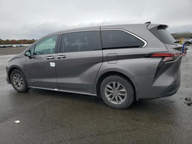 5TDYRKEC0MS043652 | 2021 TOYOTA SIENNA XLE