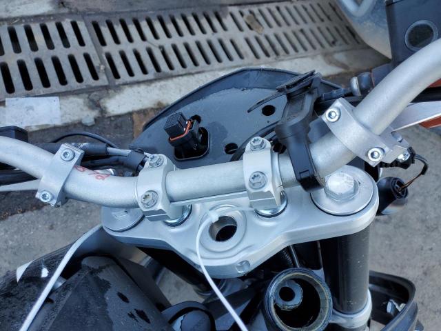 2018 KTM 690 DUKE - VBKLDV402JM714374
