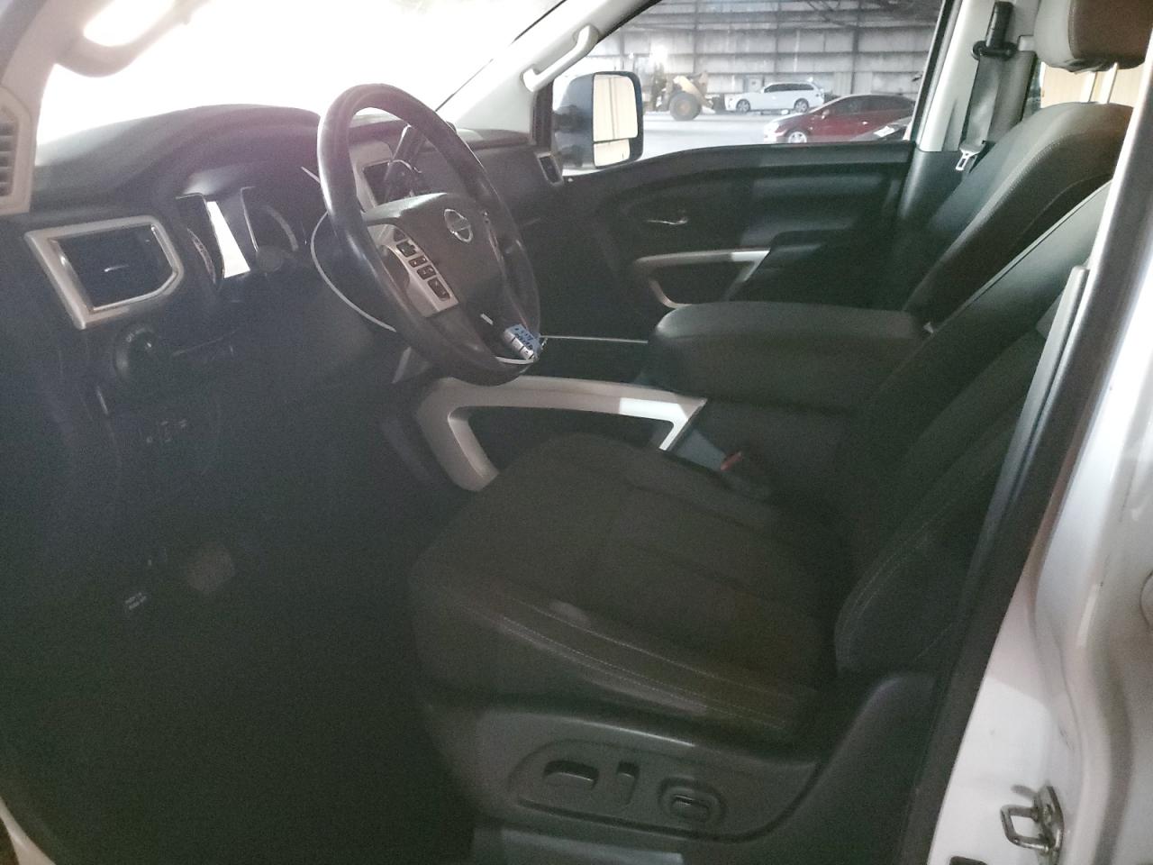 VIN: 1N6BA1F29HN517183 2017 NISSAN TITAN