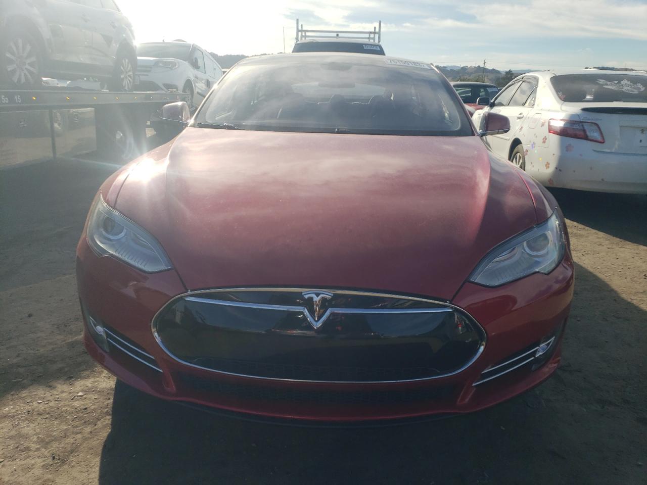 2014 Tesla Model S vin: 5YJSA1H12EFP37394