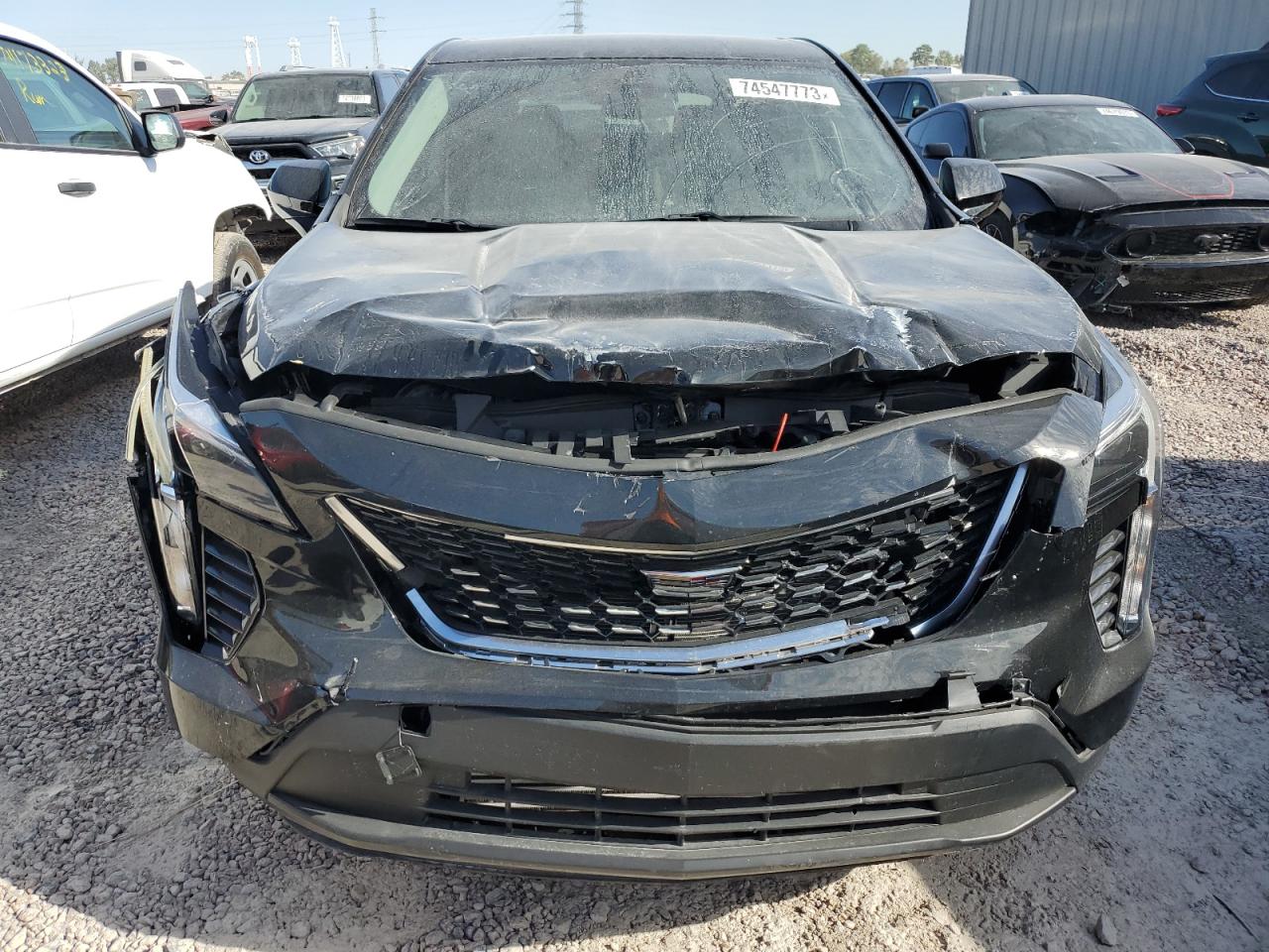 2022 Cadillac Xt4 Luxury vin: 1GYAZAR43NF125143