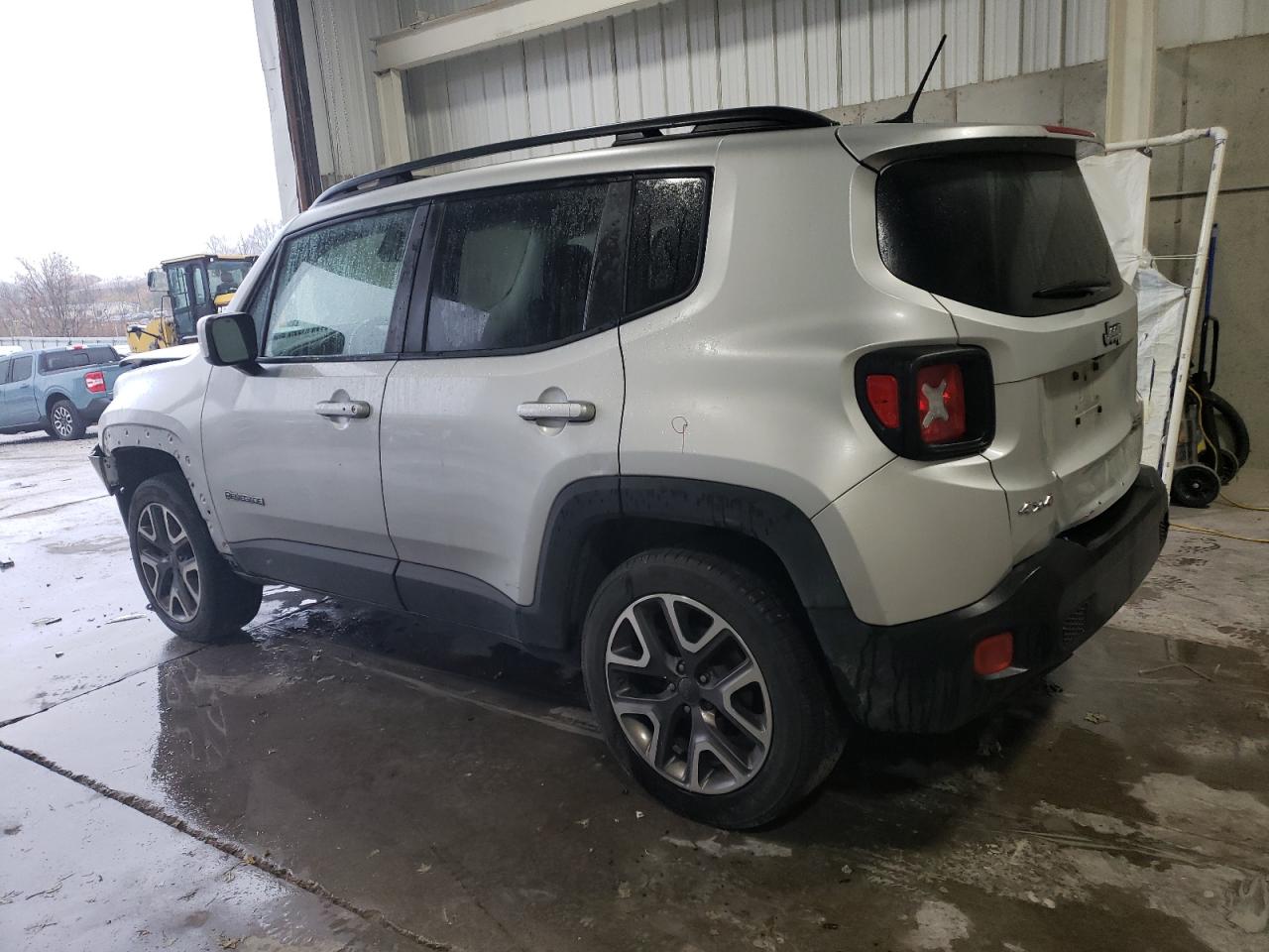 2017 Jeep Renegade Latitude vin: ZACCJBBB5HPF33231