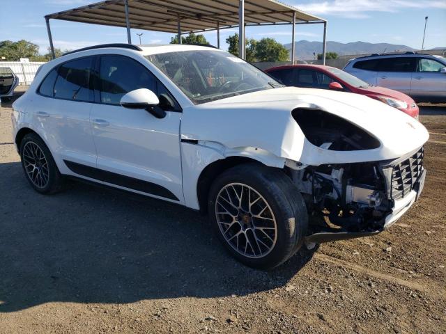 VIN WP1AA2A55JLB13884 2018 Porsche Macan no.4