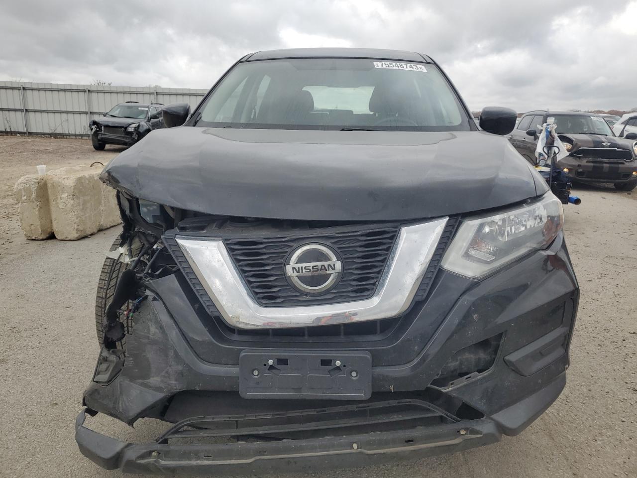 KNMAT2MV2JP586562 2018 Nissan Rogue S