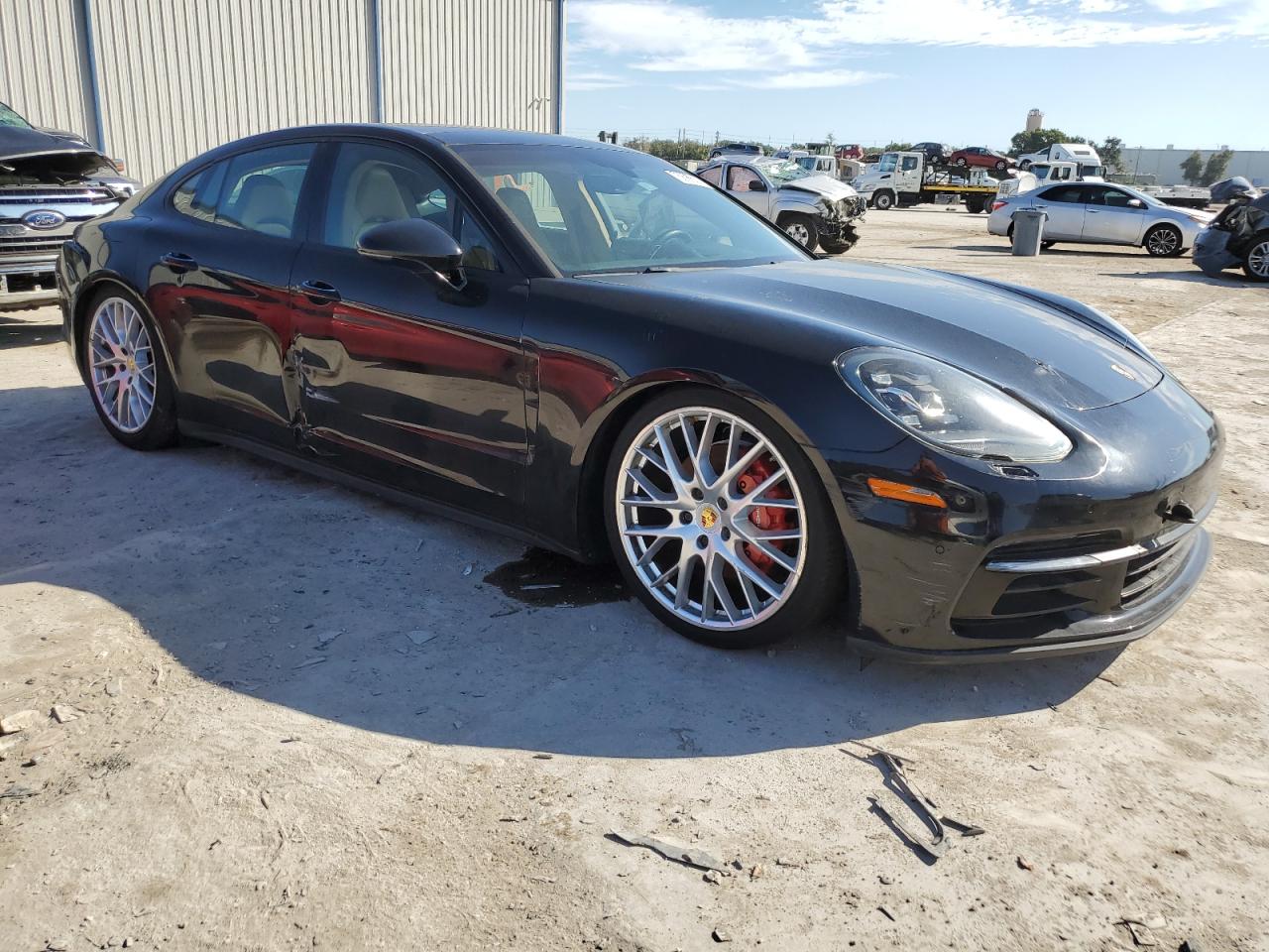 WP0AA2A72HL103066 2017 Porsche Panamera 2