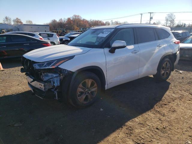 2023 Toyota Highlander Hybrid 