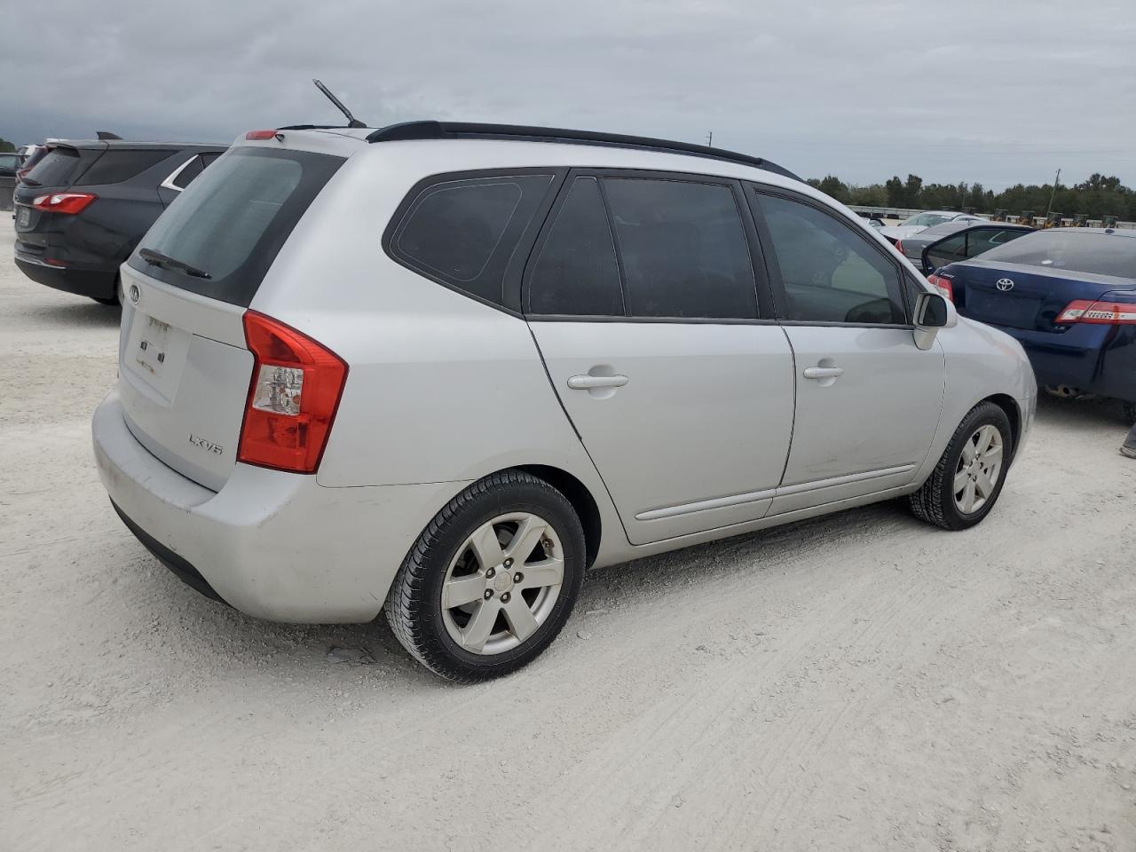 KNAFG526187149778 2008 Kia Rondo Lx KNAFG526187149778 2008 Kia Rondo Lx