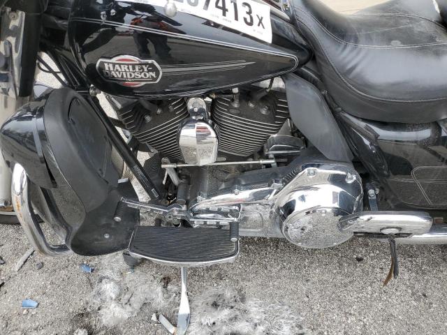 2011 HARLEY-DAVIDSON FLHTCU 1HD1FC412BB639249