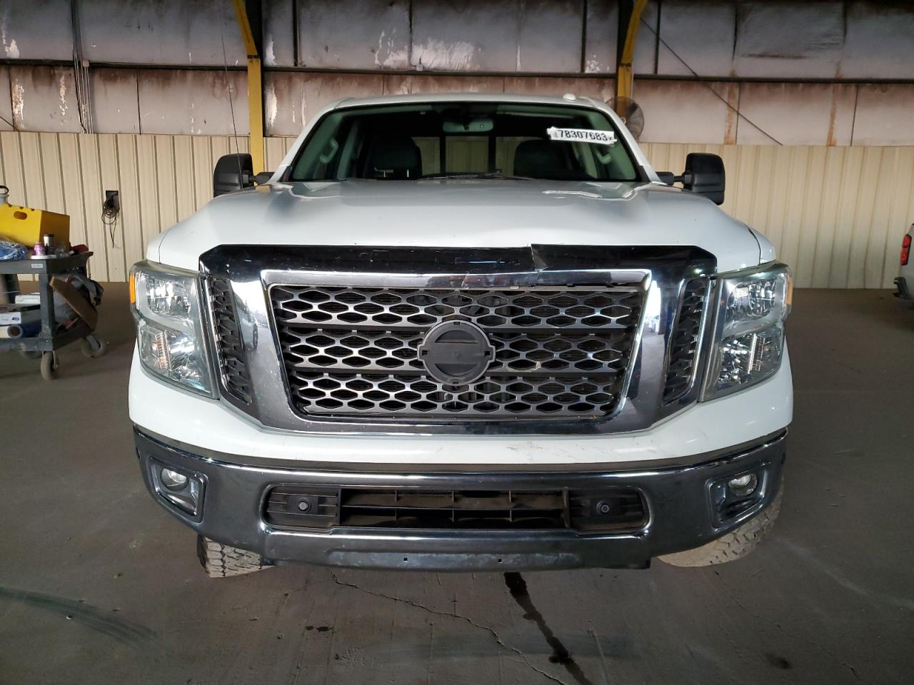 VIN: 1N6BA1F29HN517183 2017 NISSAN TITAN