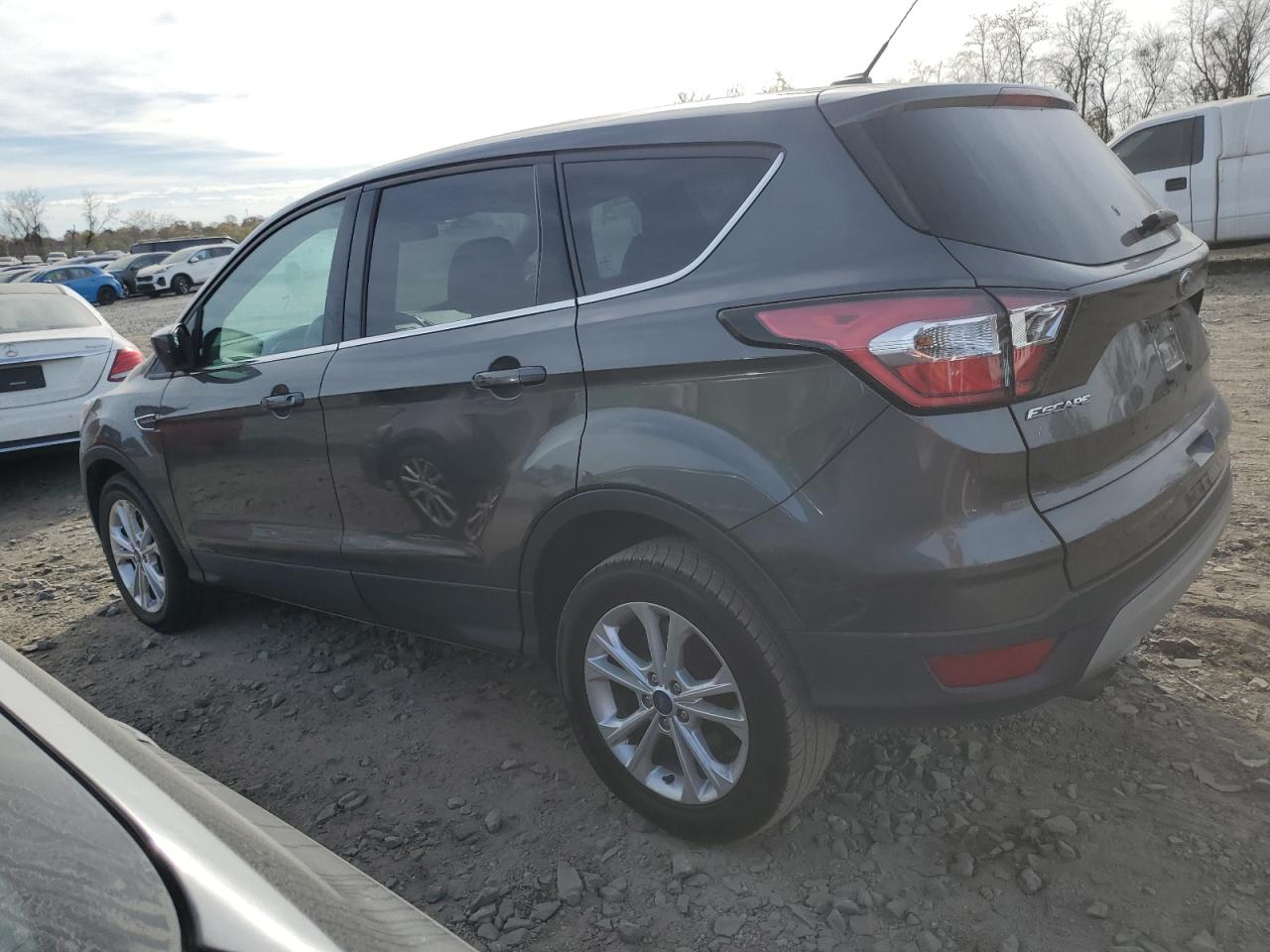 2017 Ford Escape Se vin: 1FMCU9GD7HUC83379