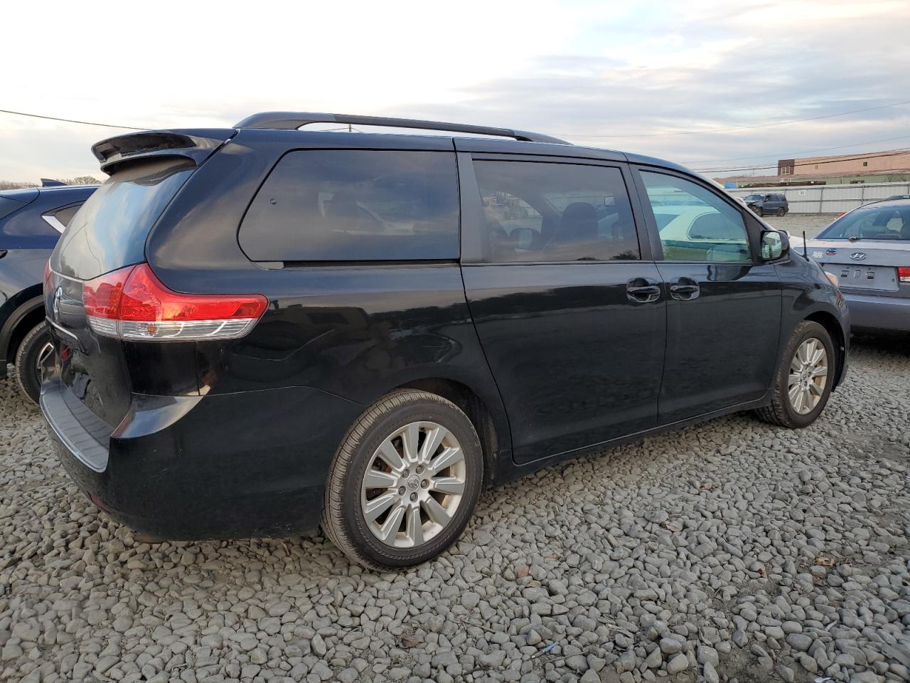 2014 Toyota Sienna Xle vin: 5TDDK3DCXES075066