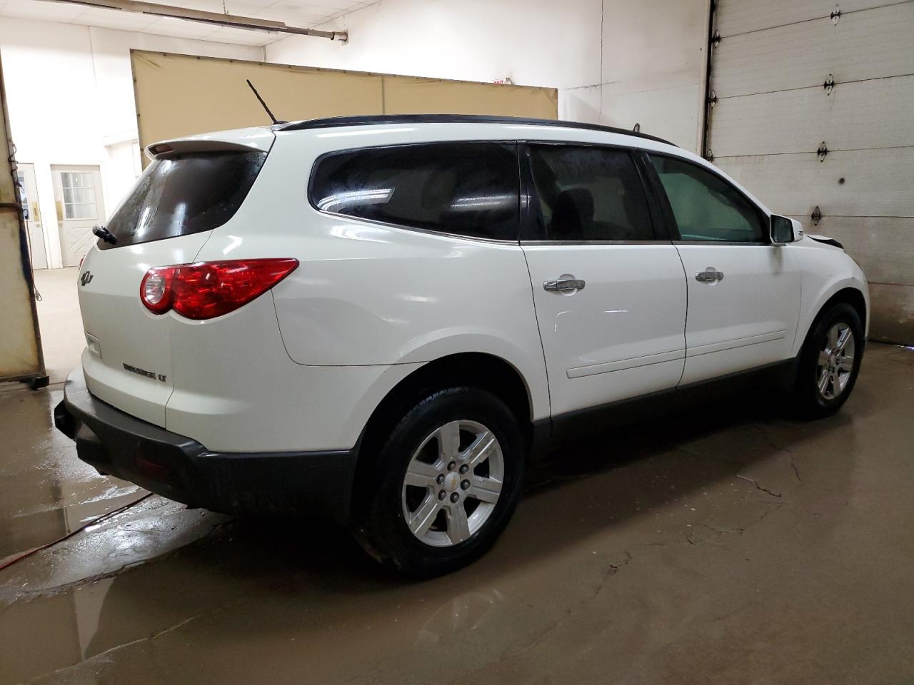 1GNKRGED0BJ263466 2011 Chevrolet Traverse Lt