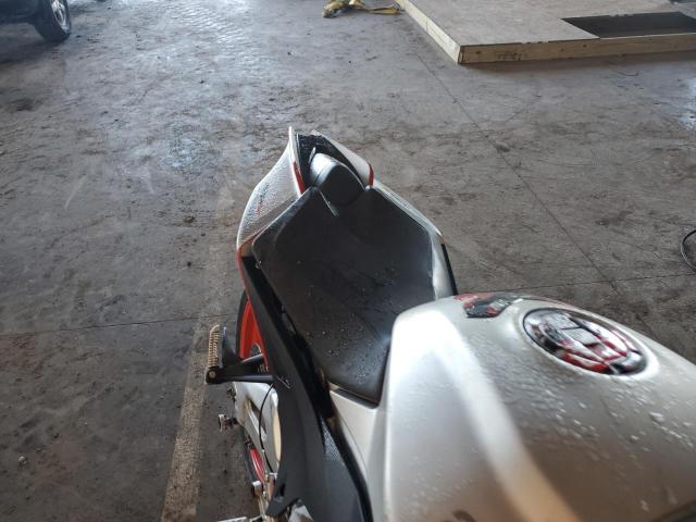 2011 APRILIA RSV4 R-FAC - ZD4RKU000BS000083