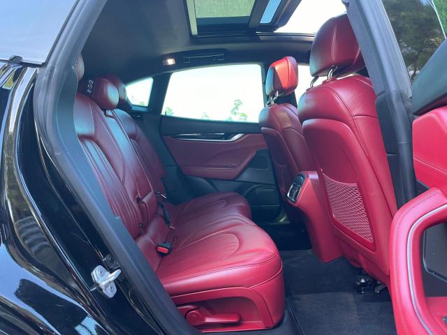 ZN661XUS4HX226037 Maserati Levante Sport