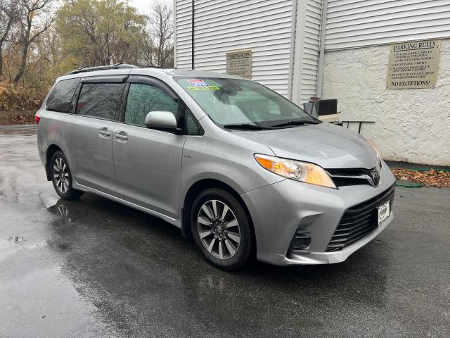 2018 Toyota Sienna LE