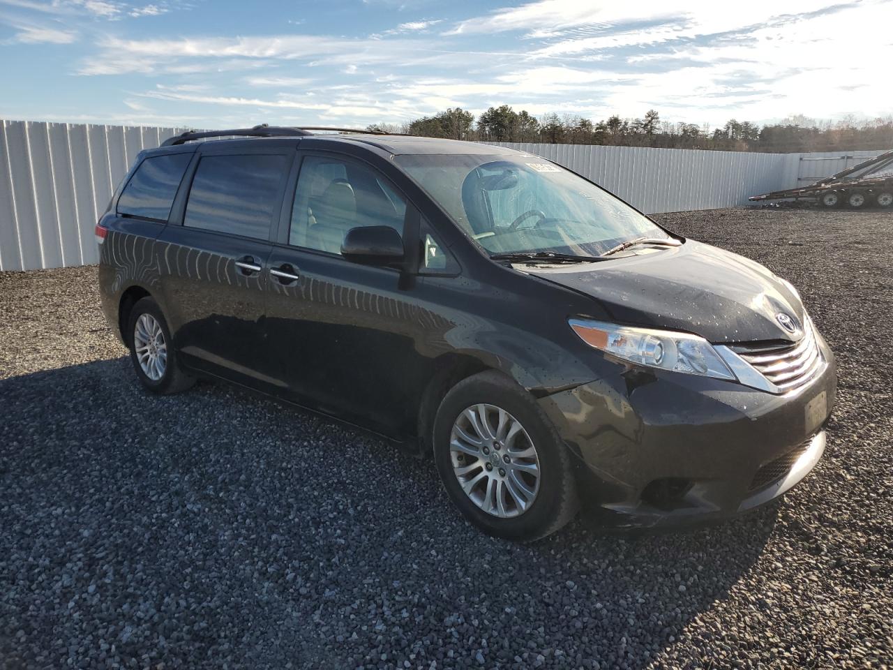 5TDYK3DC3BS106218 2011 Toyota Sienna Xle