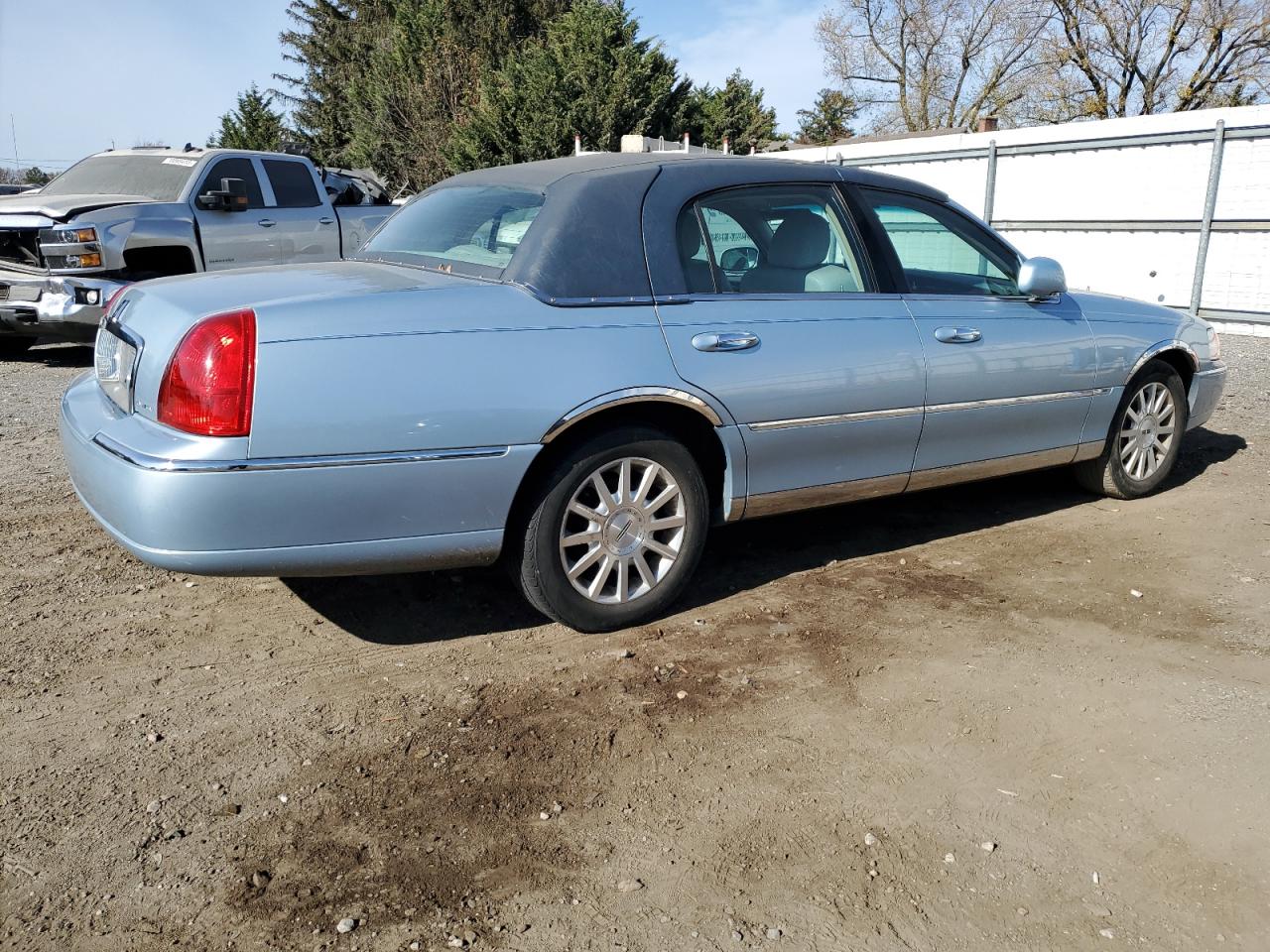 1LNHM81V76Y647372 2006 Lincoln Town Car Signature