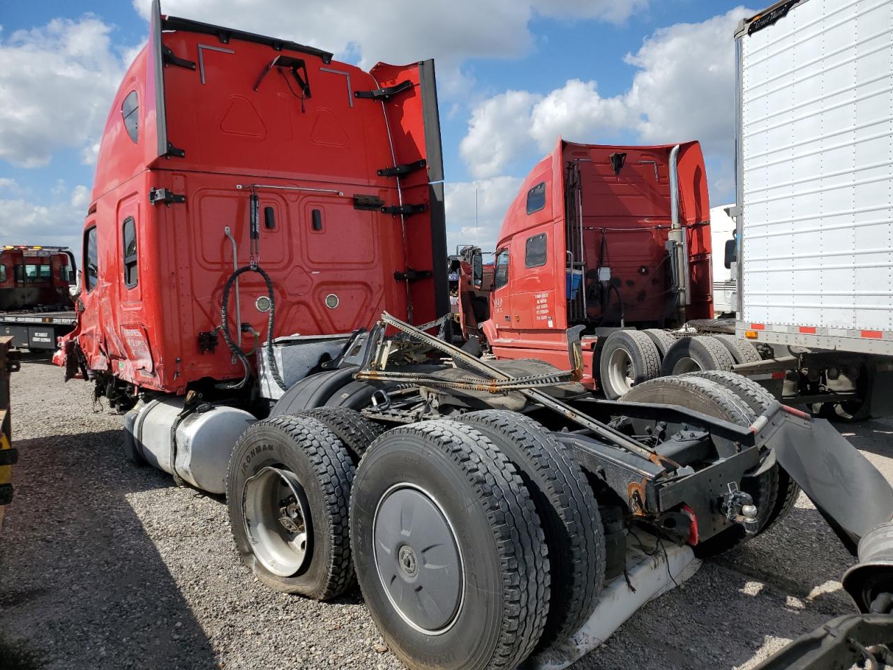 Lot #2758677547 2018 FREIGHTLINER CASCADIA 1