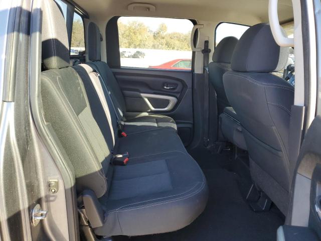  NISSAN TITAN 2018 Сірий