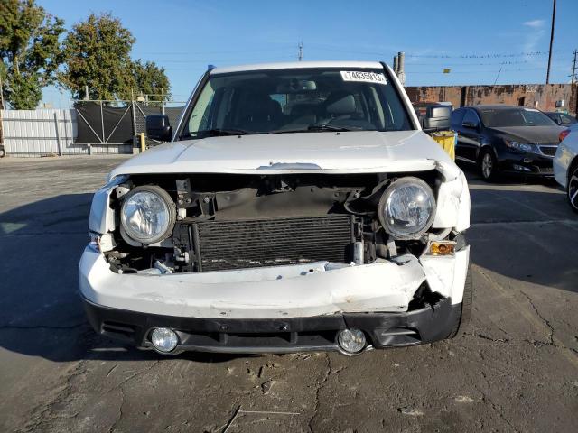 1C4NJPFA9HD102008 Jeep Patriot Latitude
