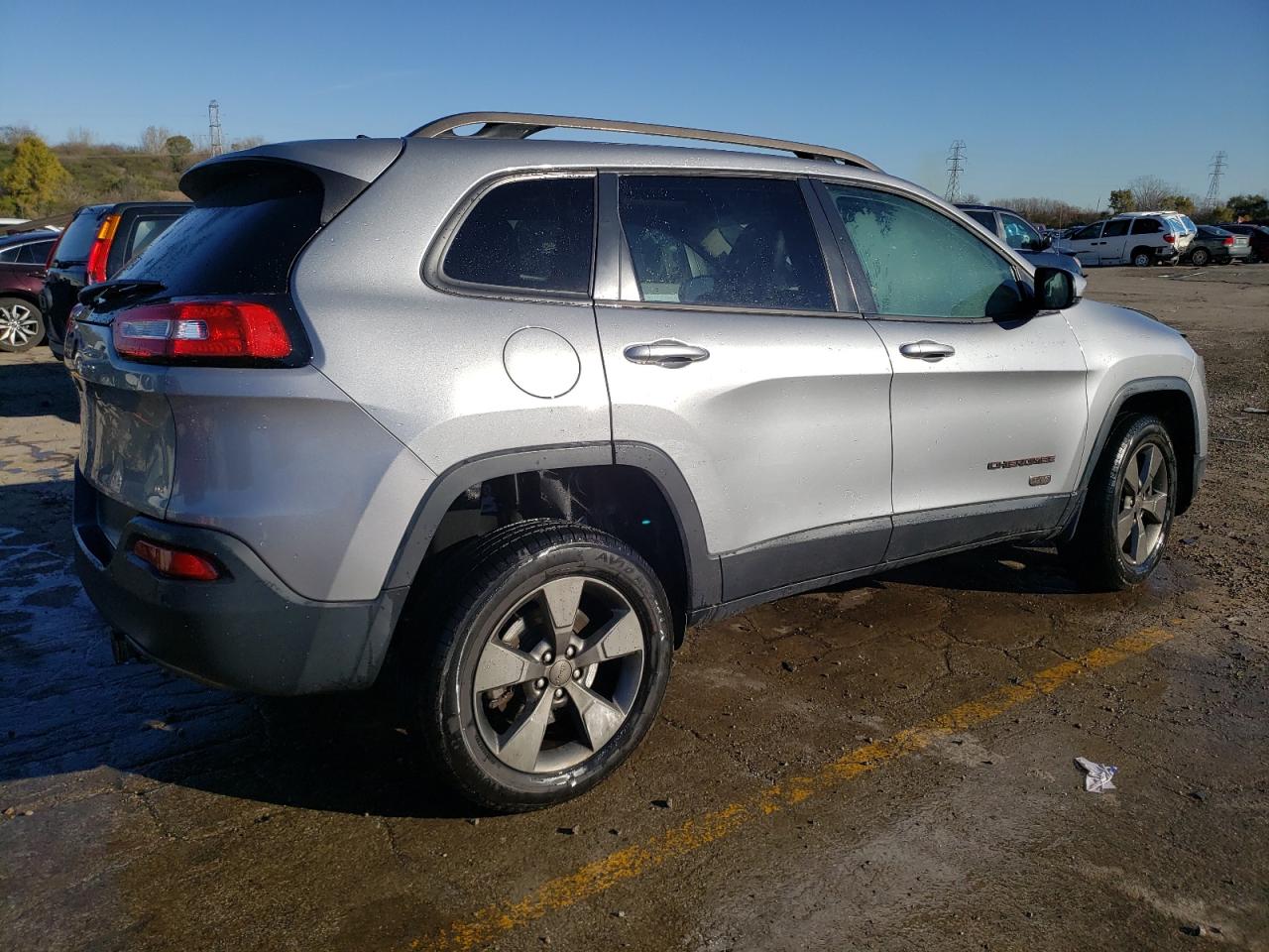 2016 Jeep Cherokee Latitude vin: 1C4PJMCB0GW247235