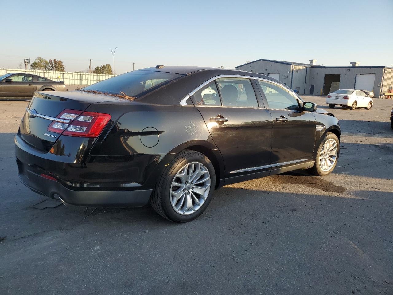 2017 Ford Taurus Limited vin: 1FAHP2F8XHG115561