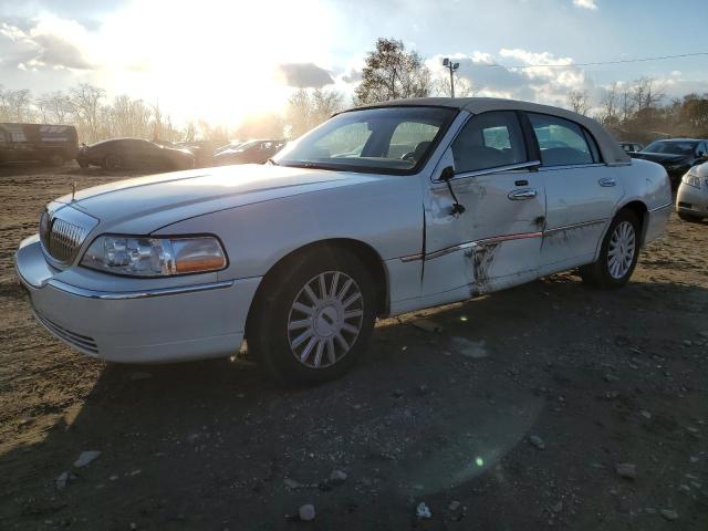 2005 Lincoln Town Car Signature