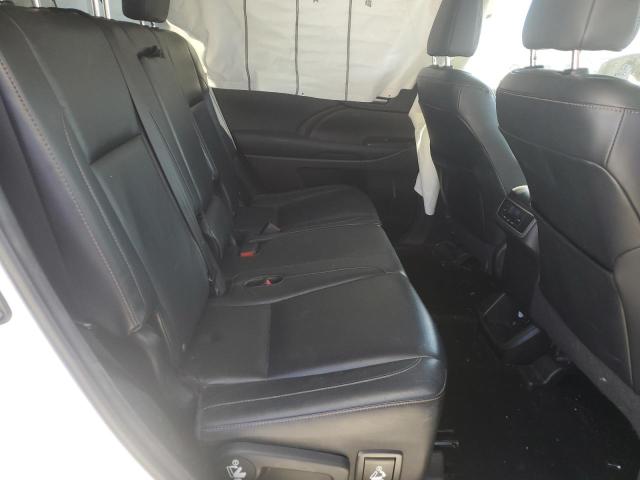 Паркетники TOYOTA HIGHLANDER 2015 Білий