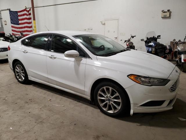 3FA6P0HD4HR136887 Ford FUSION SE