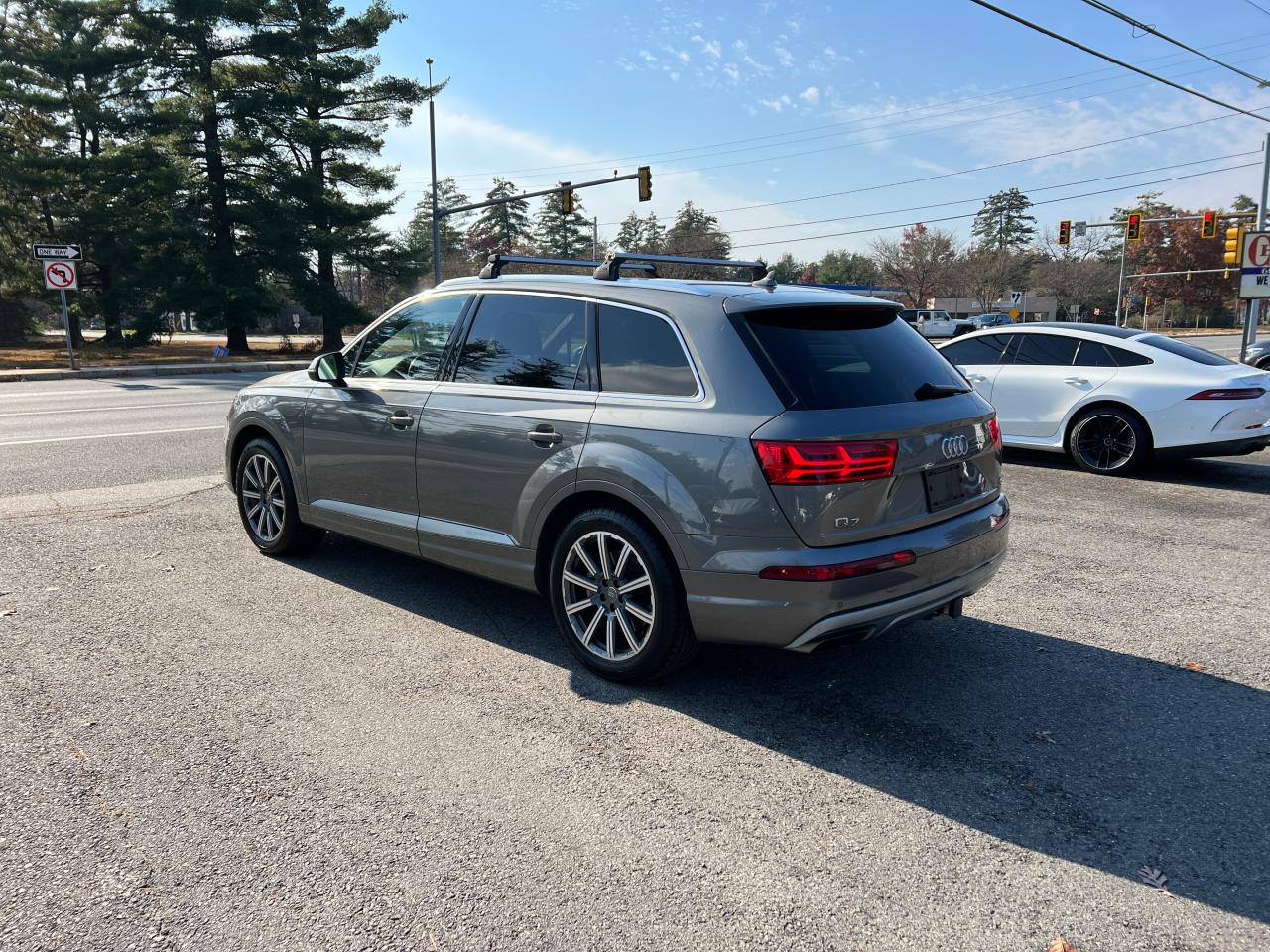 WA1LAAF74JD003122 2018 Audi Q7 Premium Plus