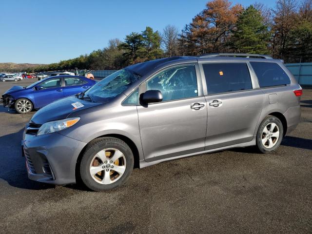 2018 Toyota Sienna LE