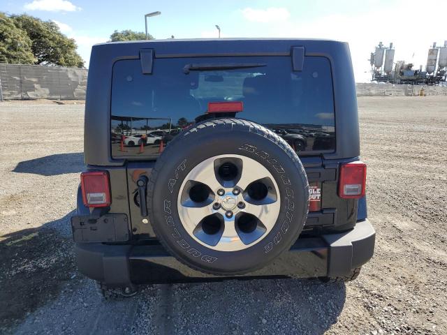 1C4BJWEG0JL851990 Jeep Wrangler Unlimited Sahara