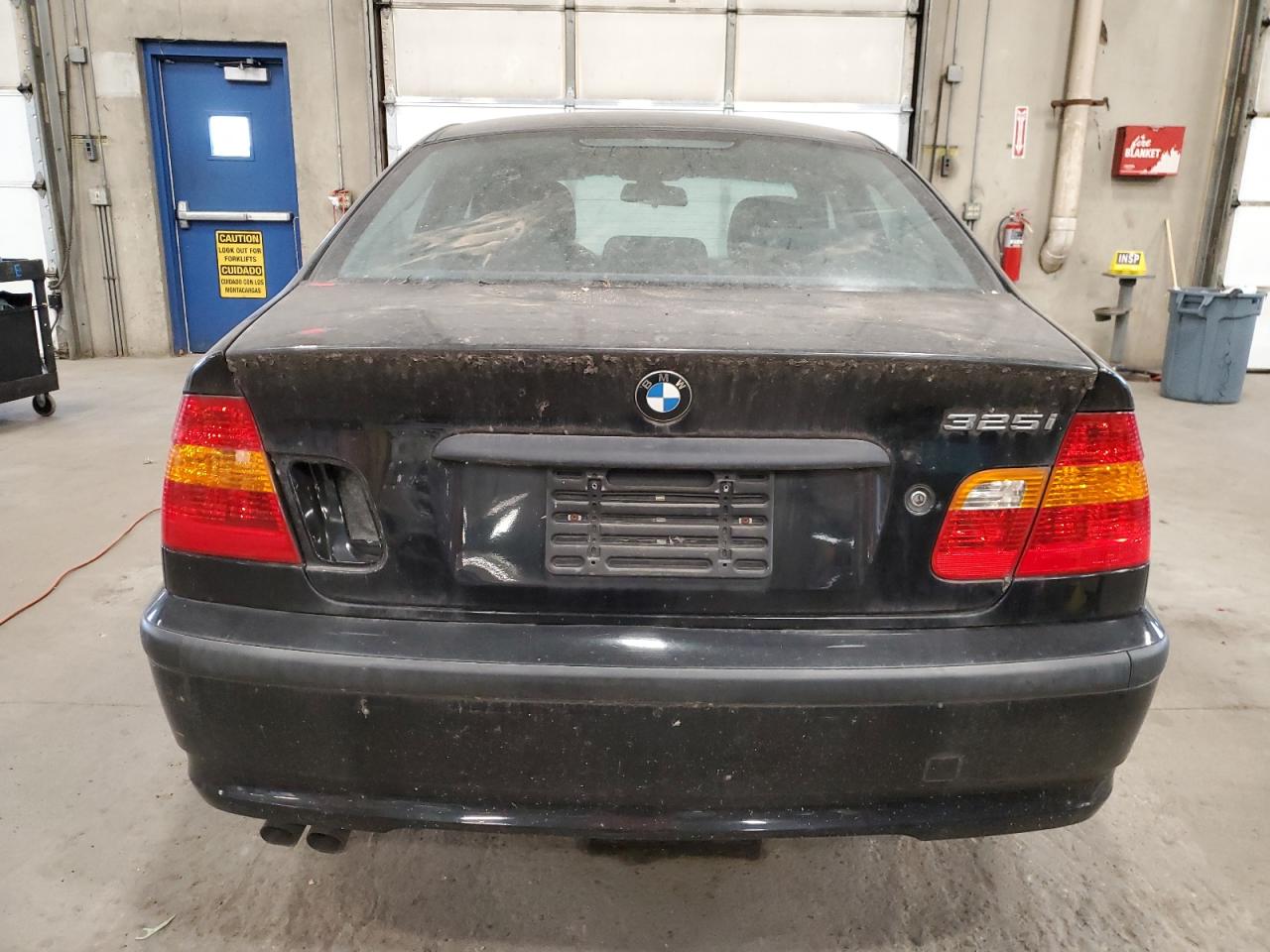 WBAEV33494KR32020 2004 BMW 325 I