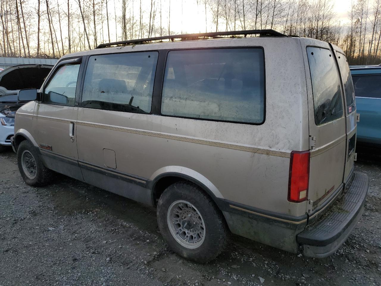 1GKEL19W1NB523859 1992 GMC Safari Xt