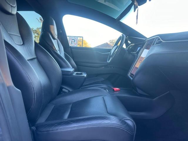 5YJXCBE24GF010909 Tesla MODEL X