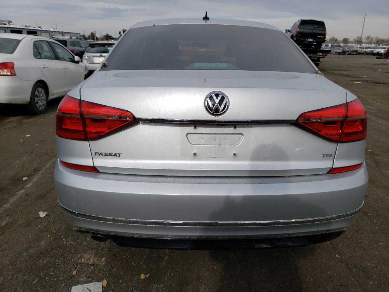 2016 Volkswagen Passat S vin: 1VWAS7A33GC056777