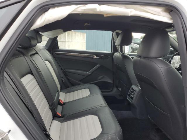 2018 VOLKSWAGEN PASSAT GT 1VWJM7A31JC030678