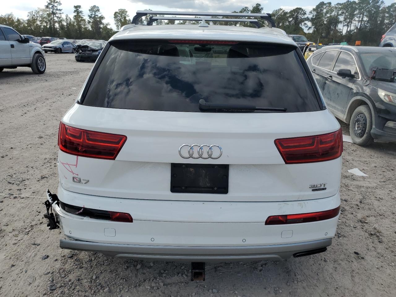 WA1LAAF70JD038336 2018 Audi Q7 Premium Plus