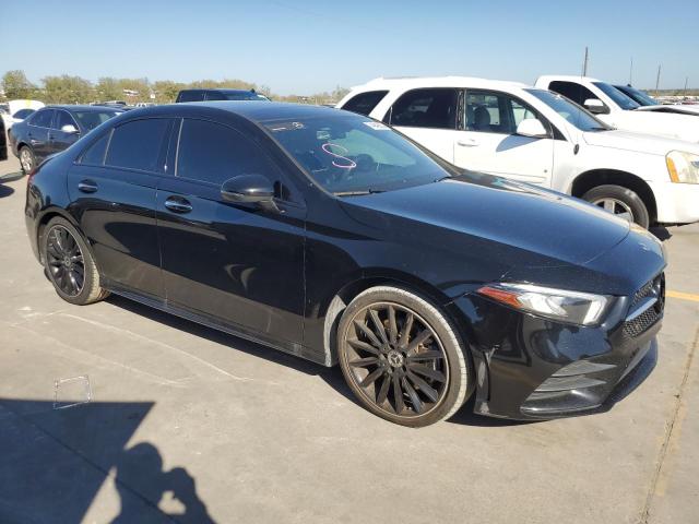 WDD3G4EB3KW026396 Mercedes-Benz A 220
