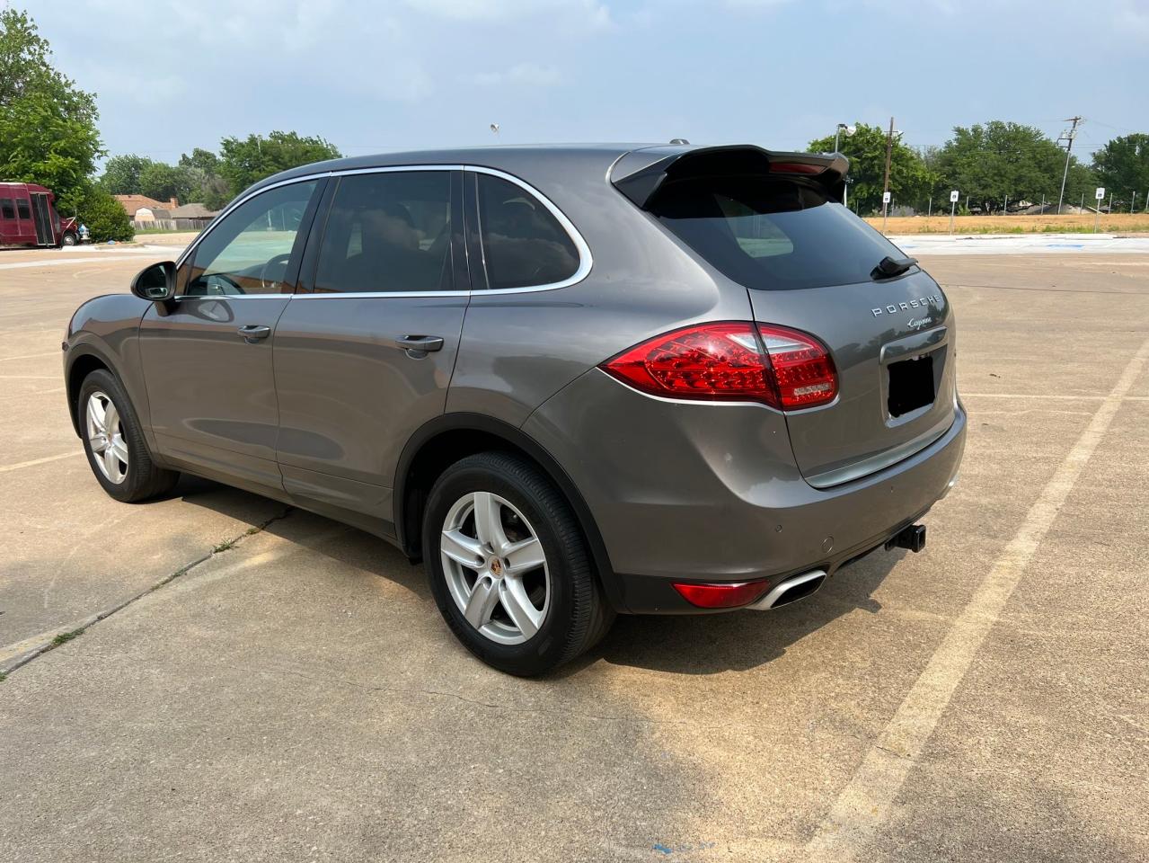 2013 Porsche Cayenne vin: WP1AA2A25DLA19711