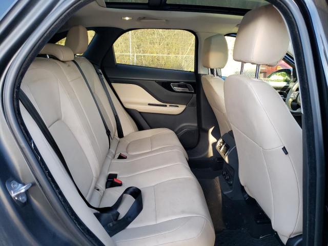 SADCJ2BN4HA095185 Jaguar F-pace Premium