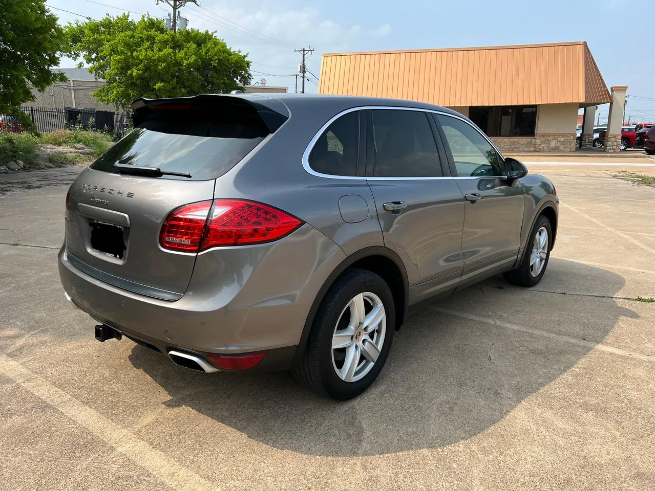 2013 Porsche Cayenne vin: WP1AA2A25DLA19711