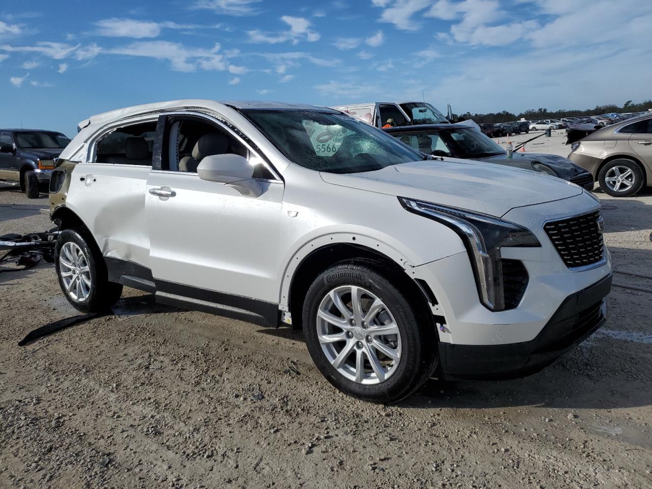 1GYAZAR45NF137648 2022 Cadillac Xt4 Luxury