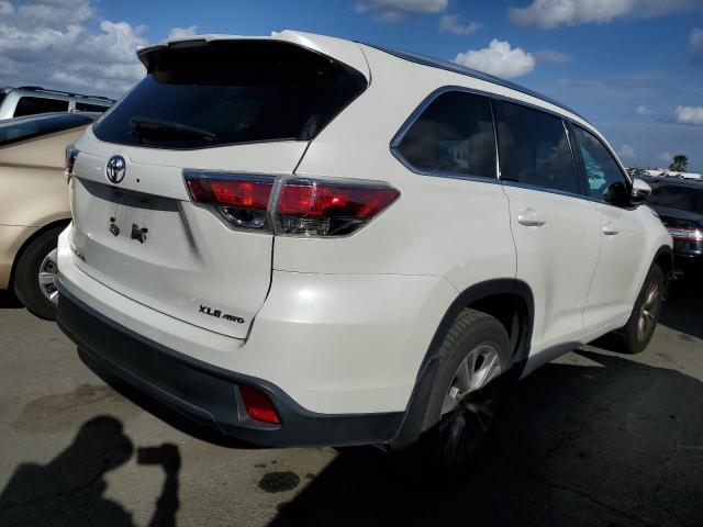 VIN 5TDJKRFH1ES056856 2014 Toyota Highlander, Xle no.3