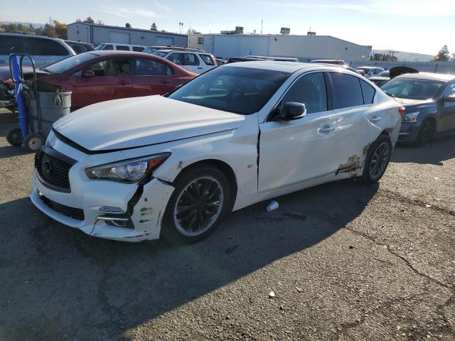 2015 INFINITI Q50 Base