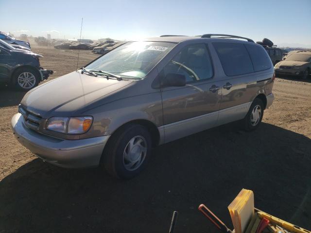 1999 Toyota Sienna LE