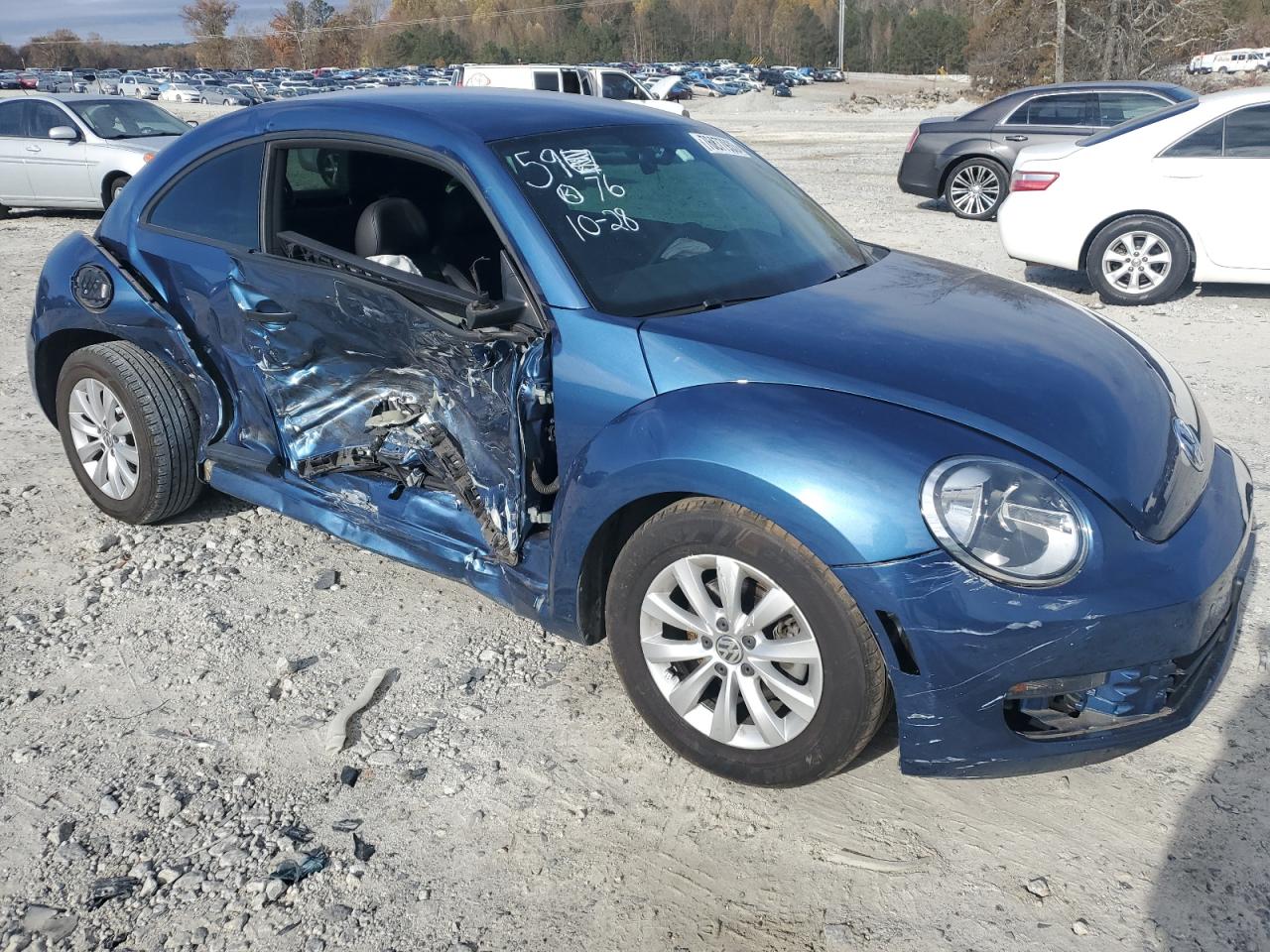 2016 Volkswagen Beetle 1.8T vin: 3VWF17AT7GM625976